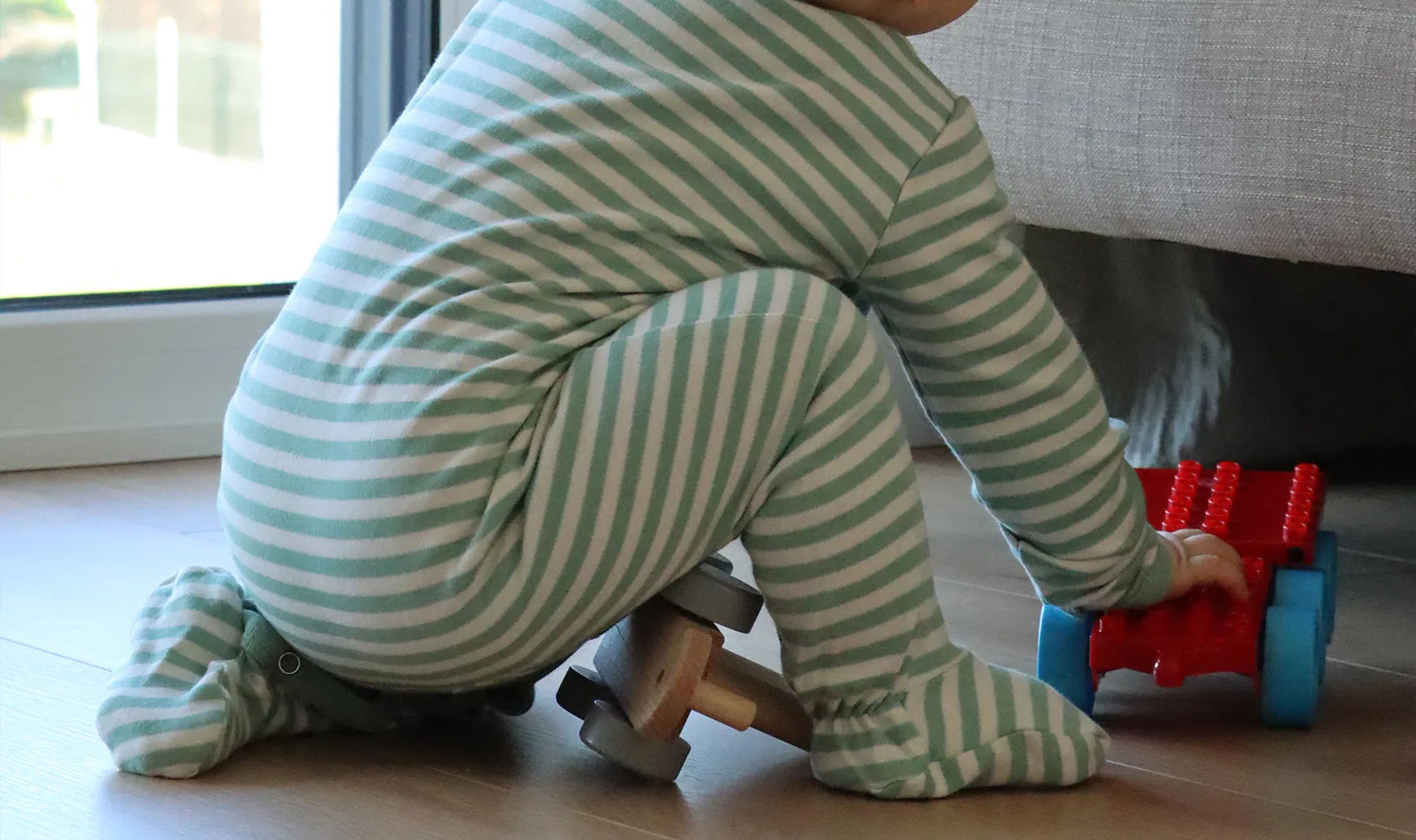 Der Unterschied zwischen einem Strampler und einem Schlafanzug