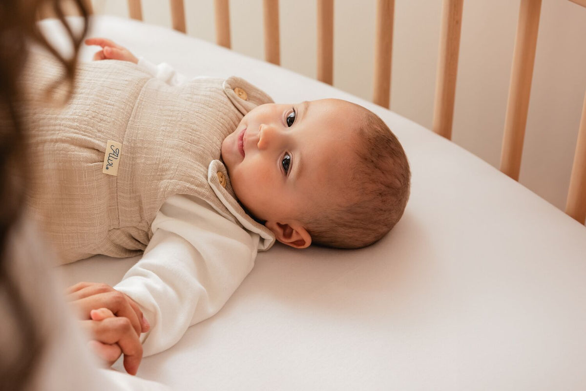 Wie hart oder weich sollte eine Kindermatratze sein?