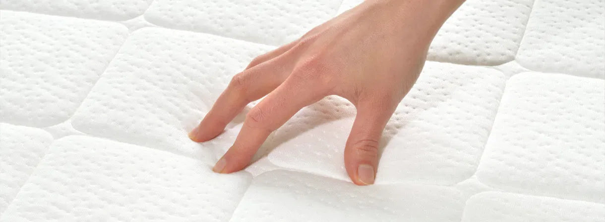 Wie hart oder weich sollte eine Kindermatratze sein?
