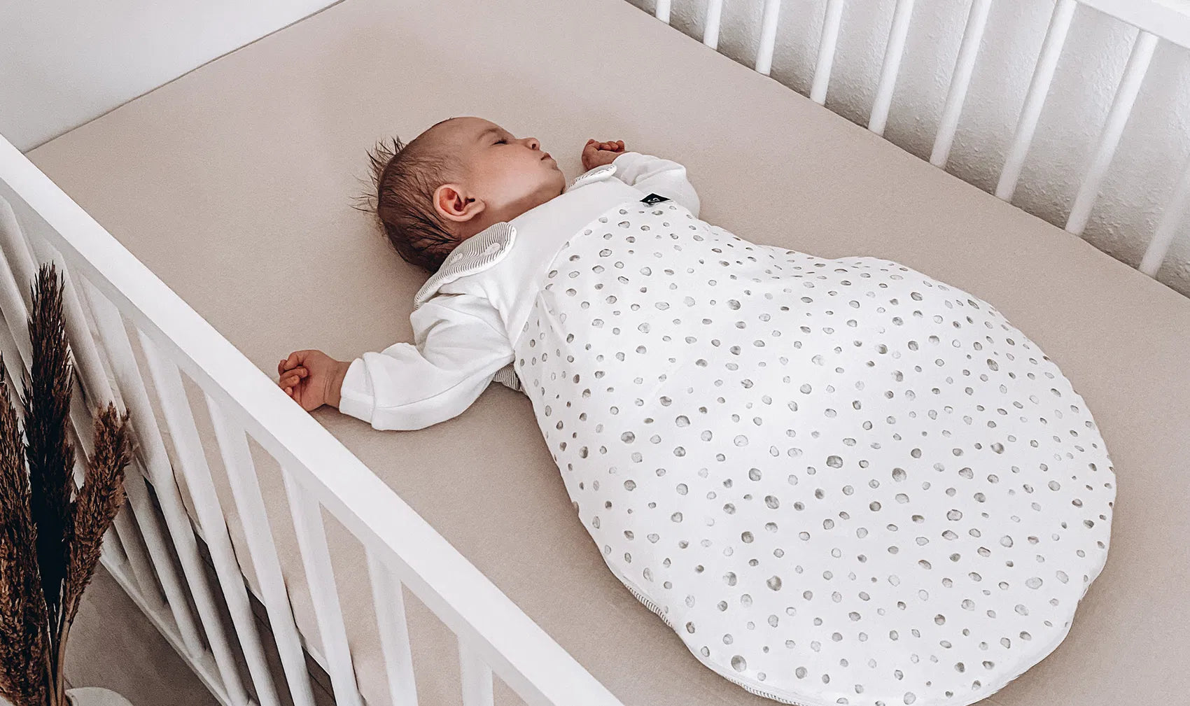 Mein Baby schwitzt im Schlaf – Was kann ich tun?