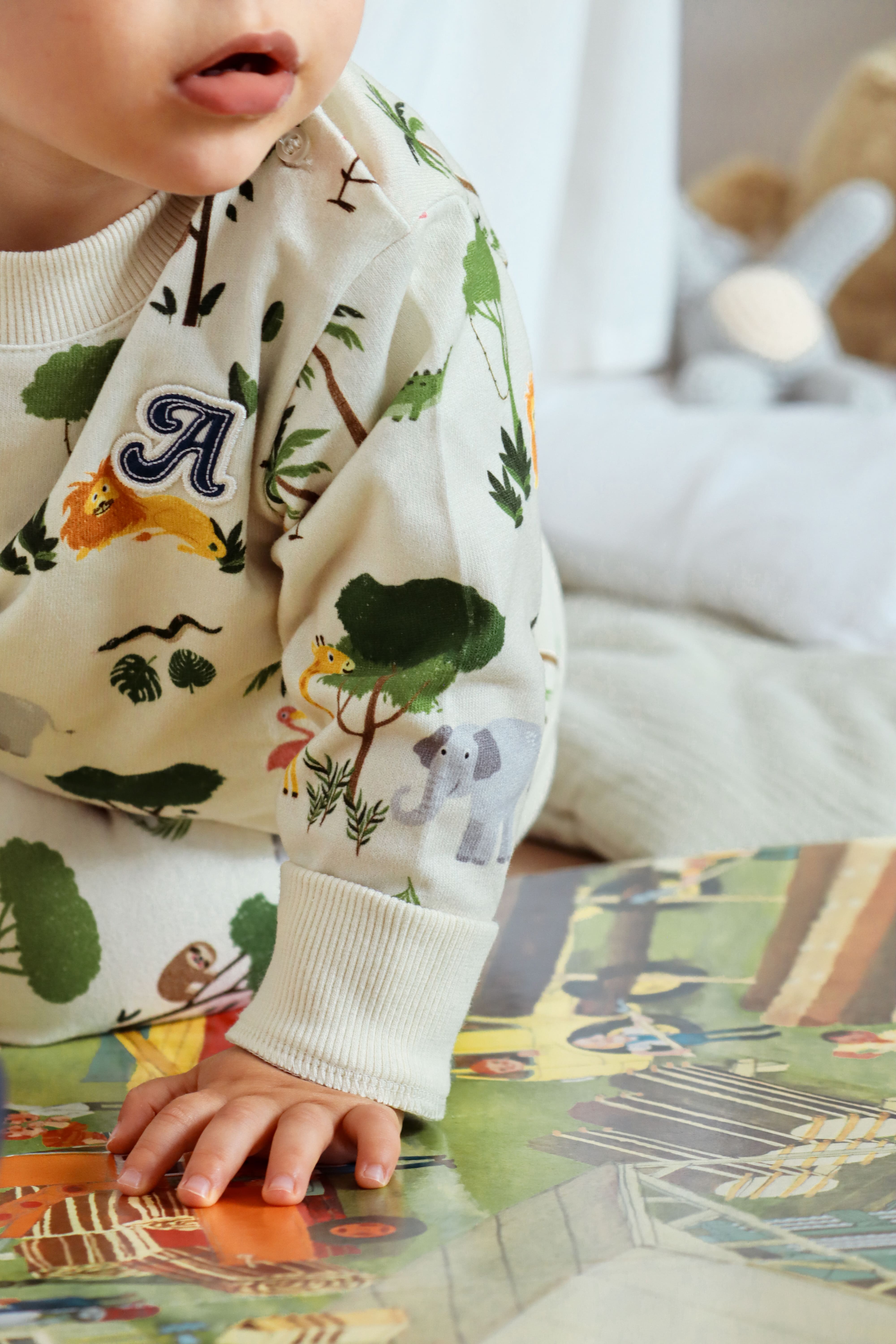 Sweatshirt - Antique White Jungle